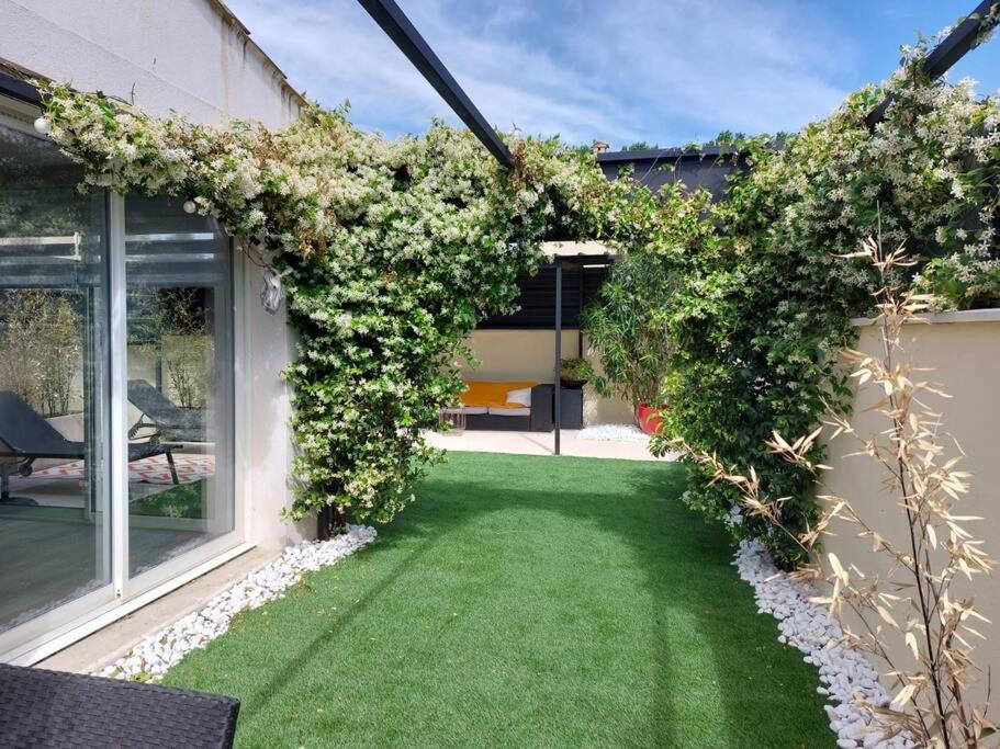 Maison Entiere Redessan Exterior photo